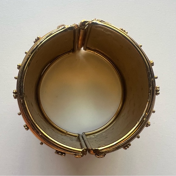 Gold Colored Buckle Bracelet - Picture 2 of 4